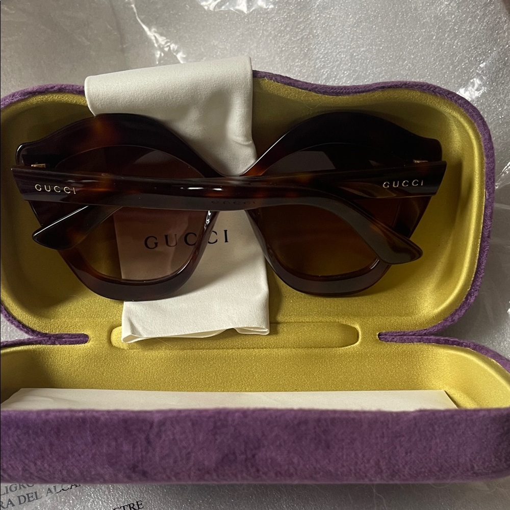 Gucci Women's Brown Oversized Cat Eye Havana Sunglasses - Picture 14 of 16